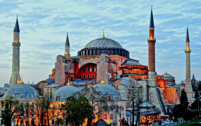 Ayasofya Camii Tekrar İbadete Açılıyor